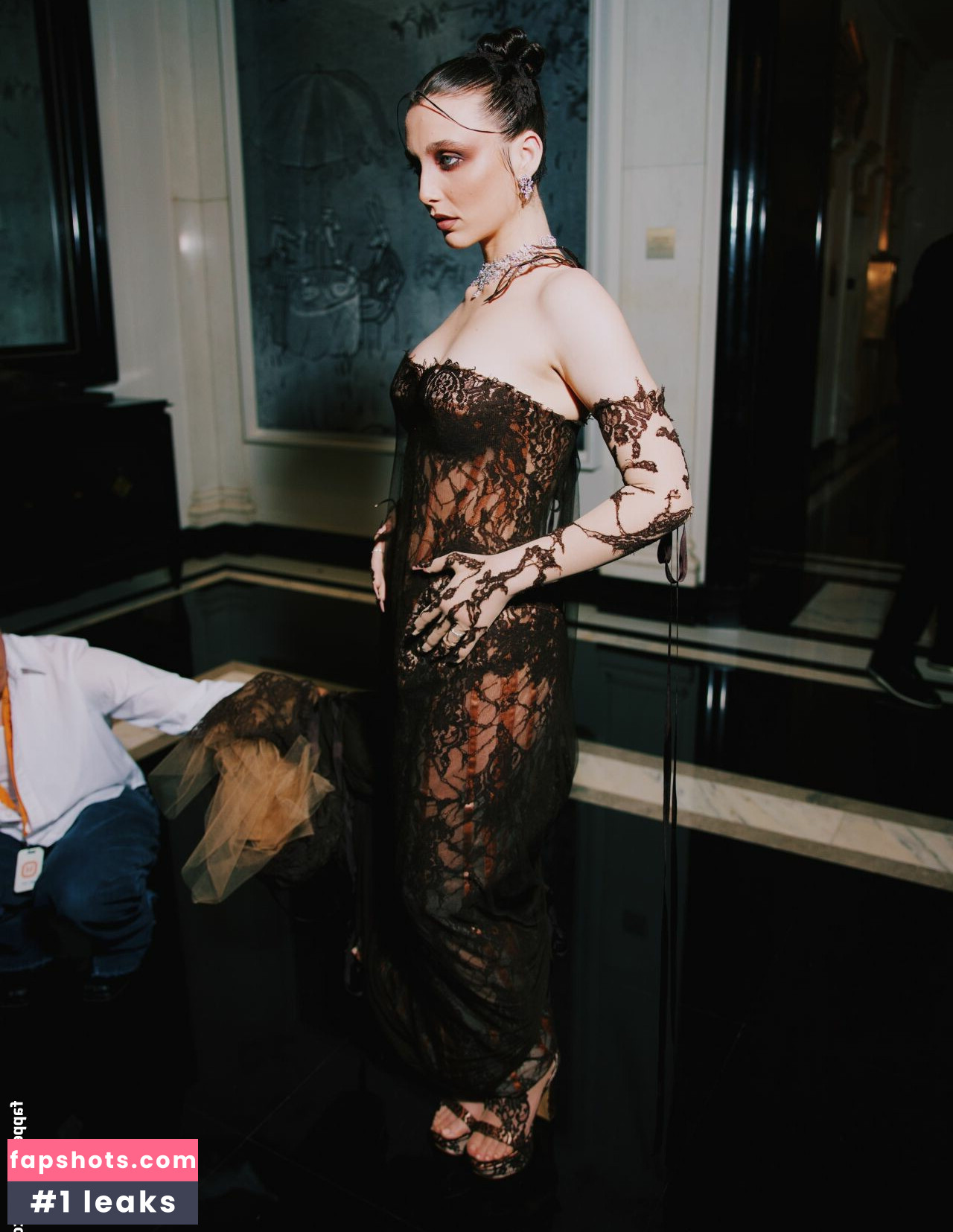 Emma Chamberlain gallery photo #113