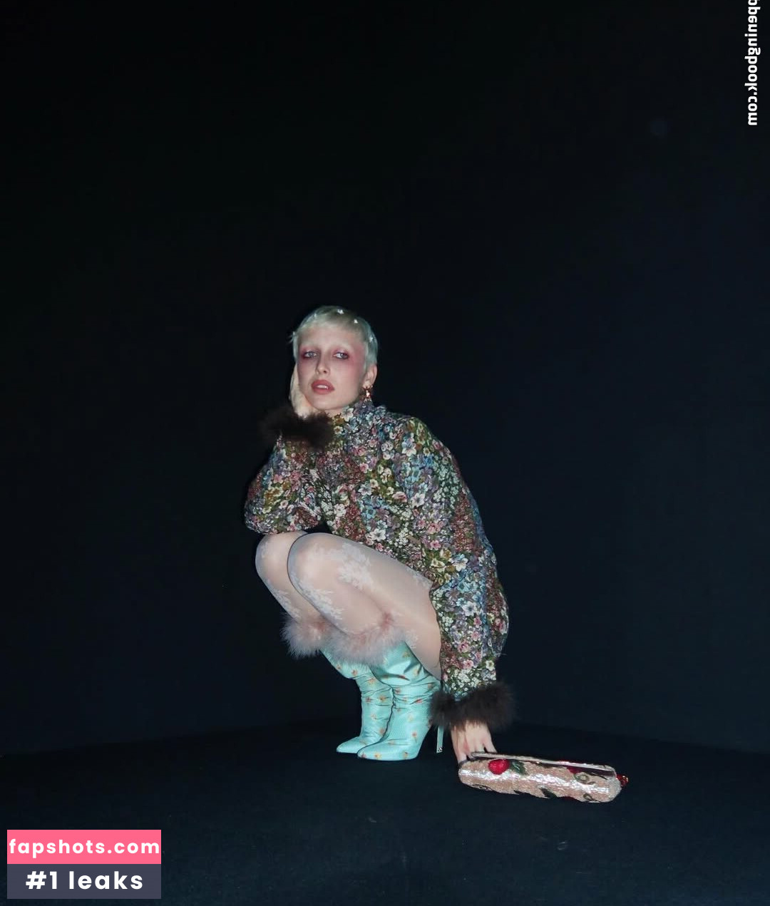 Emma Chamberlain gallery photo #13