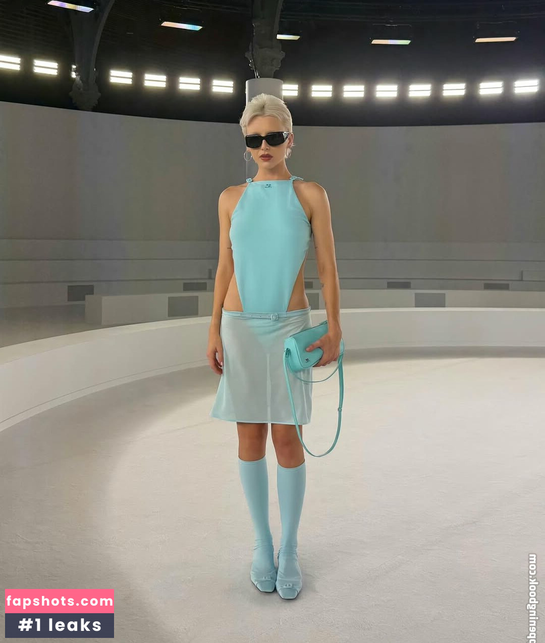 Emma Chamberlain gallery photo #17