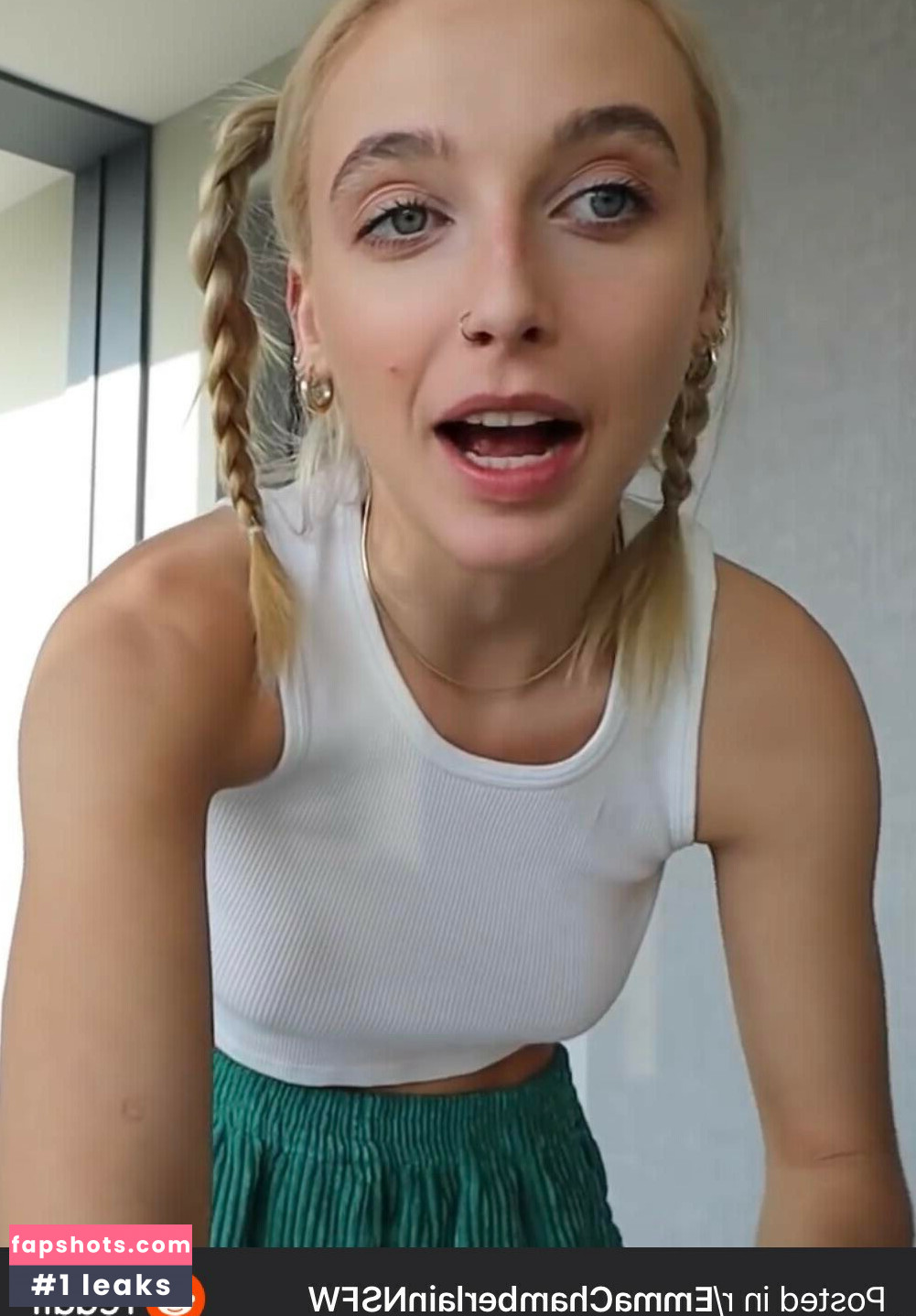 Emma Chamberlain gallery photo #163