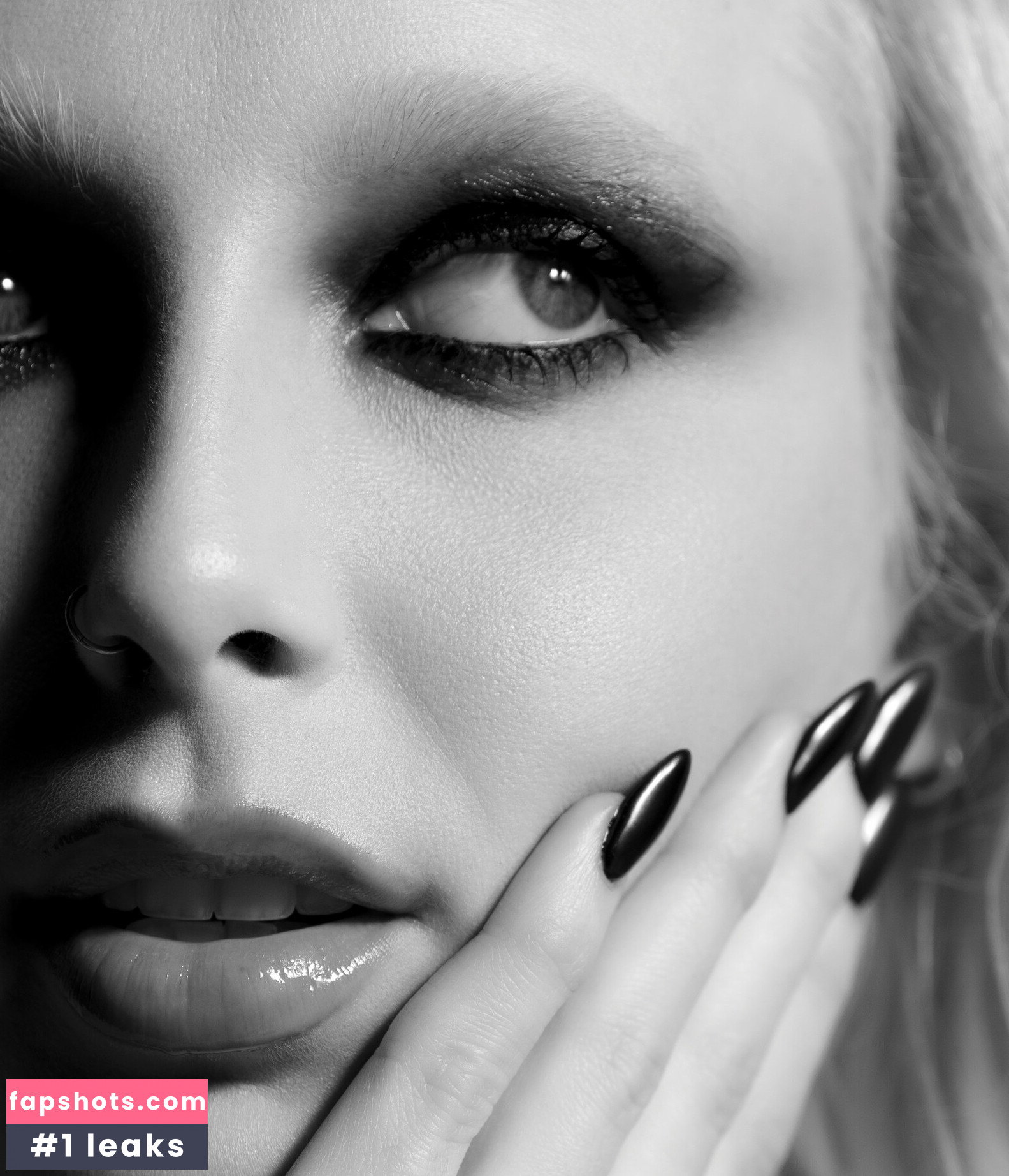 Emma Chamberlain gallery photo #167