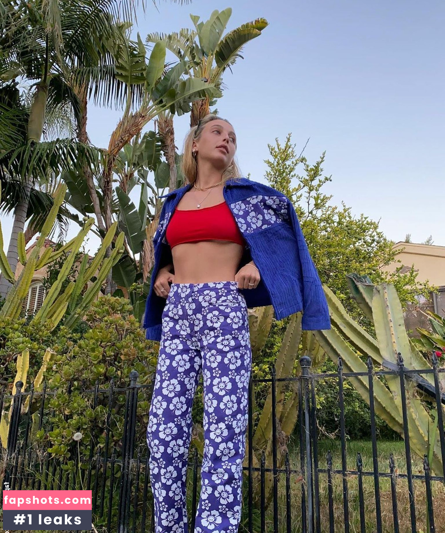 Emma Chamberlain gallery photo #191