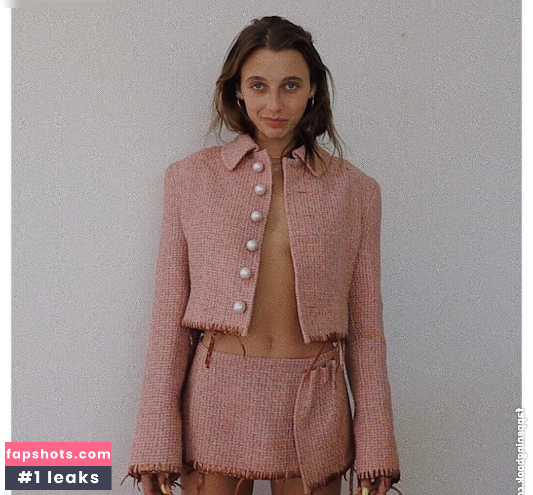 Emma Chamberlain gallery photo #66