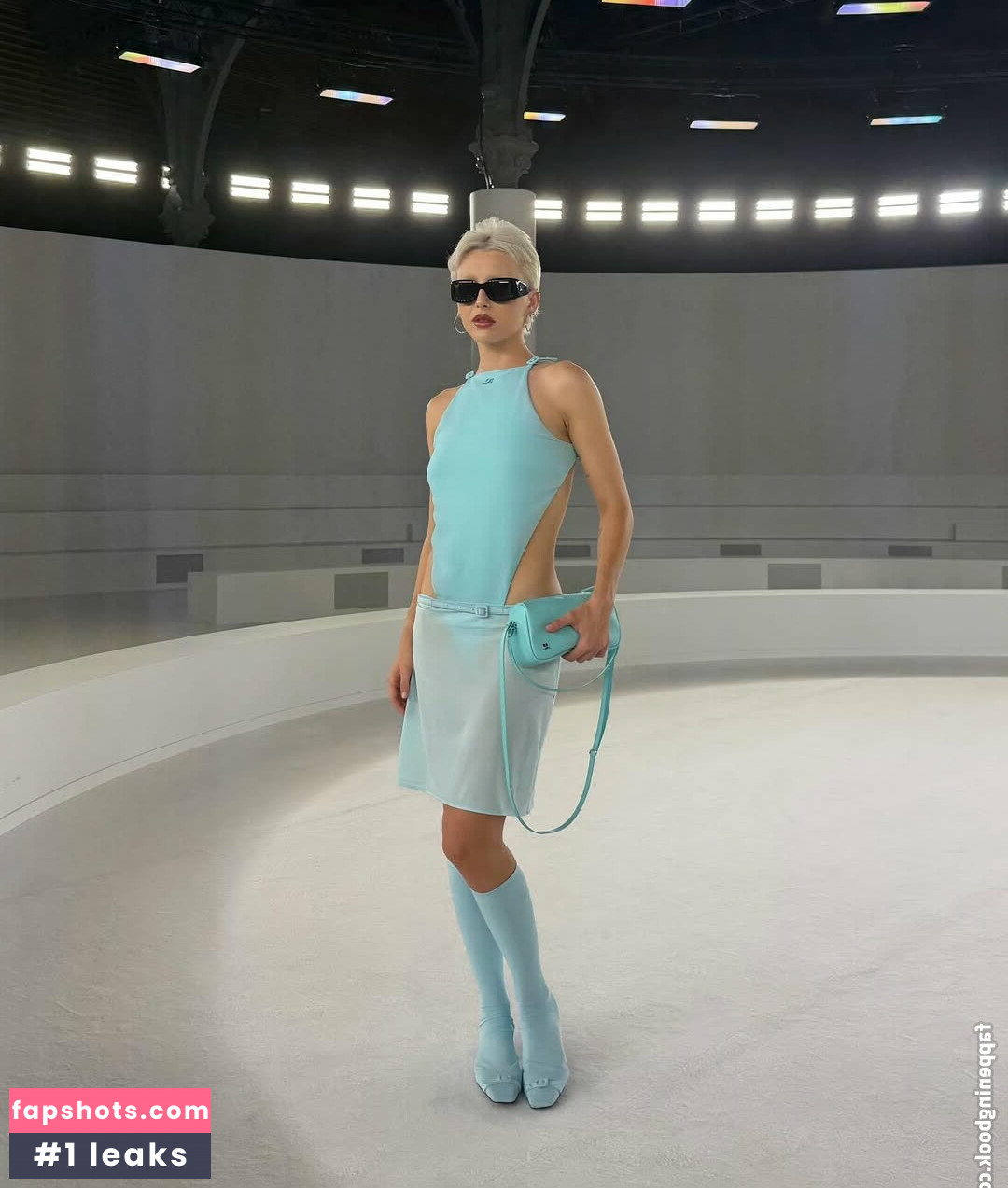 Emma Chamberlain gallery photo #8