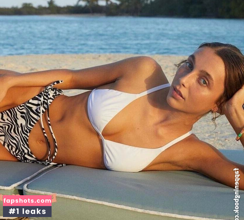 Emma Chamberlain gallery photo #75