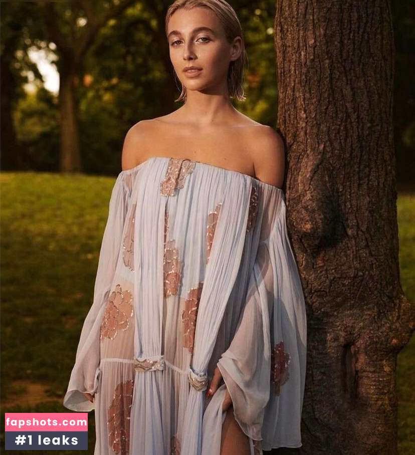 Emma Chamberlain gallery photo #76