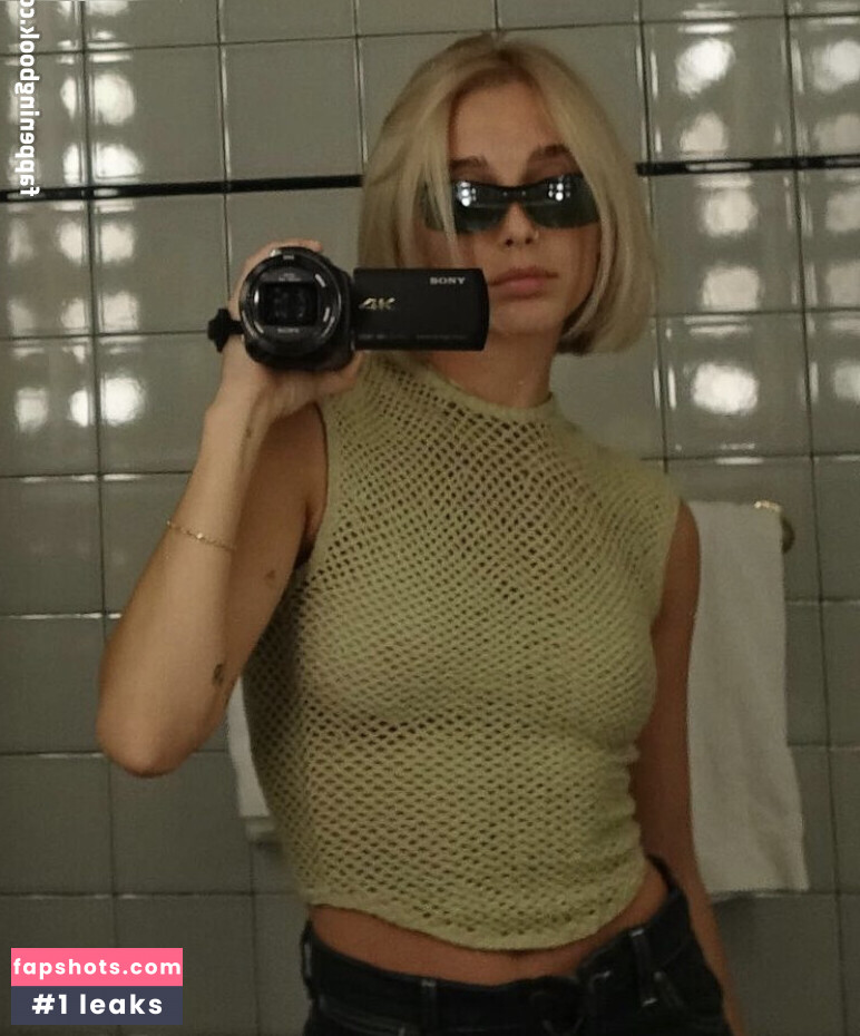 Emma Chamberlain gallery photo #77