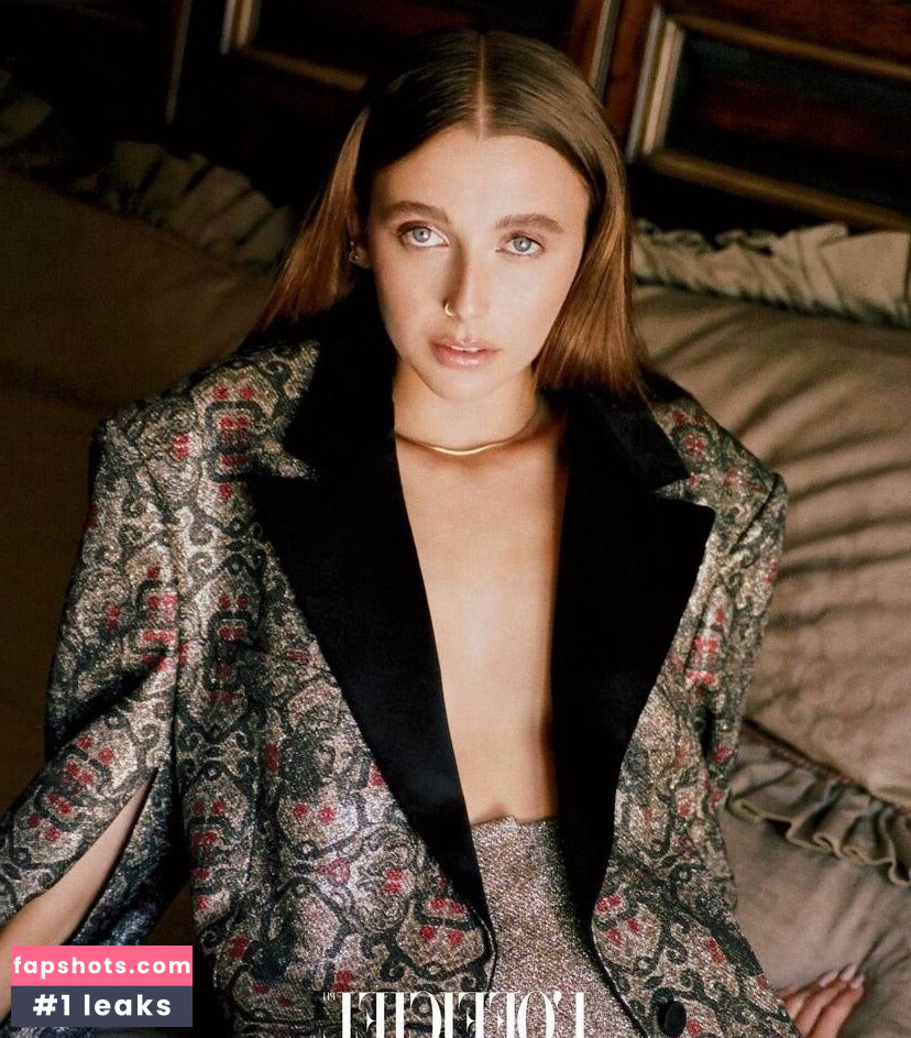 Emma Chamberlain gallery photo #78