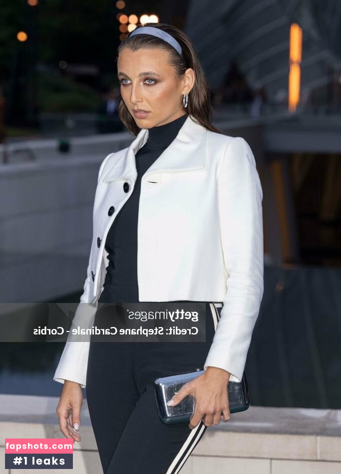 Emma Chamberlain gallery photo #95