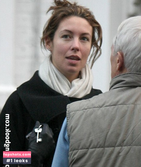 Emma Crosby gallery photo #5