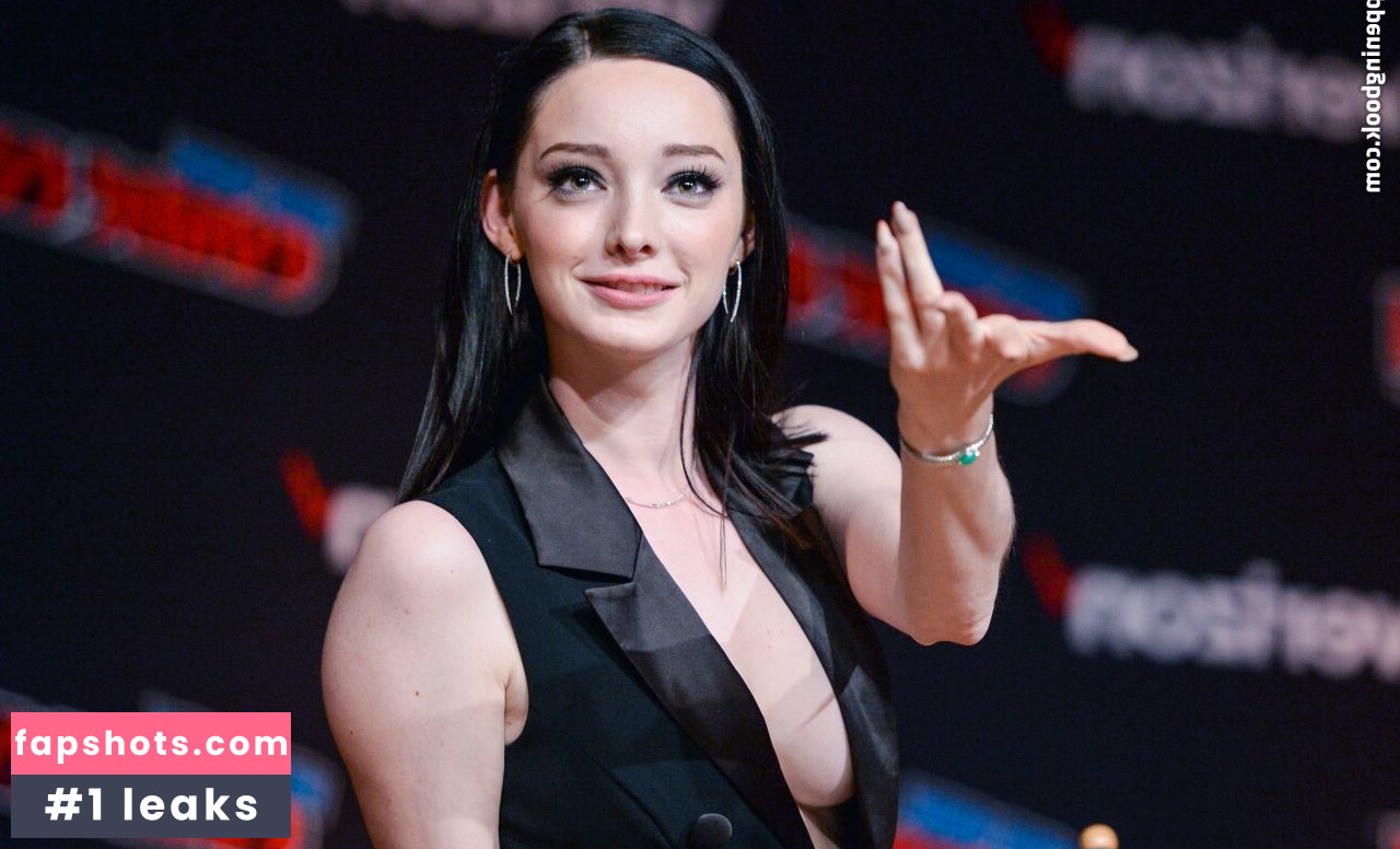 Emma Dumont Filtración Desnuda OnlyFans Foto #29 - Fapshots