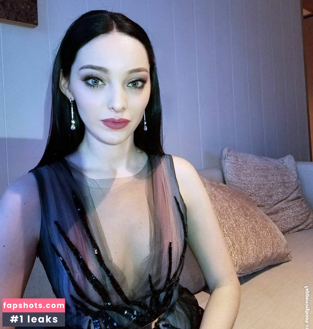 Emma Dumont Filtración Desnuda OnlyFans Foto #30 - Fapshots