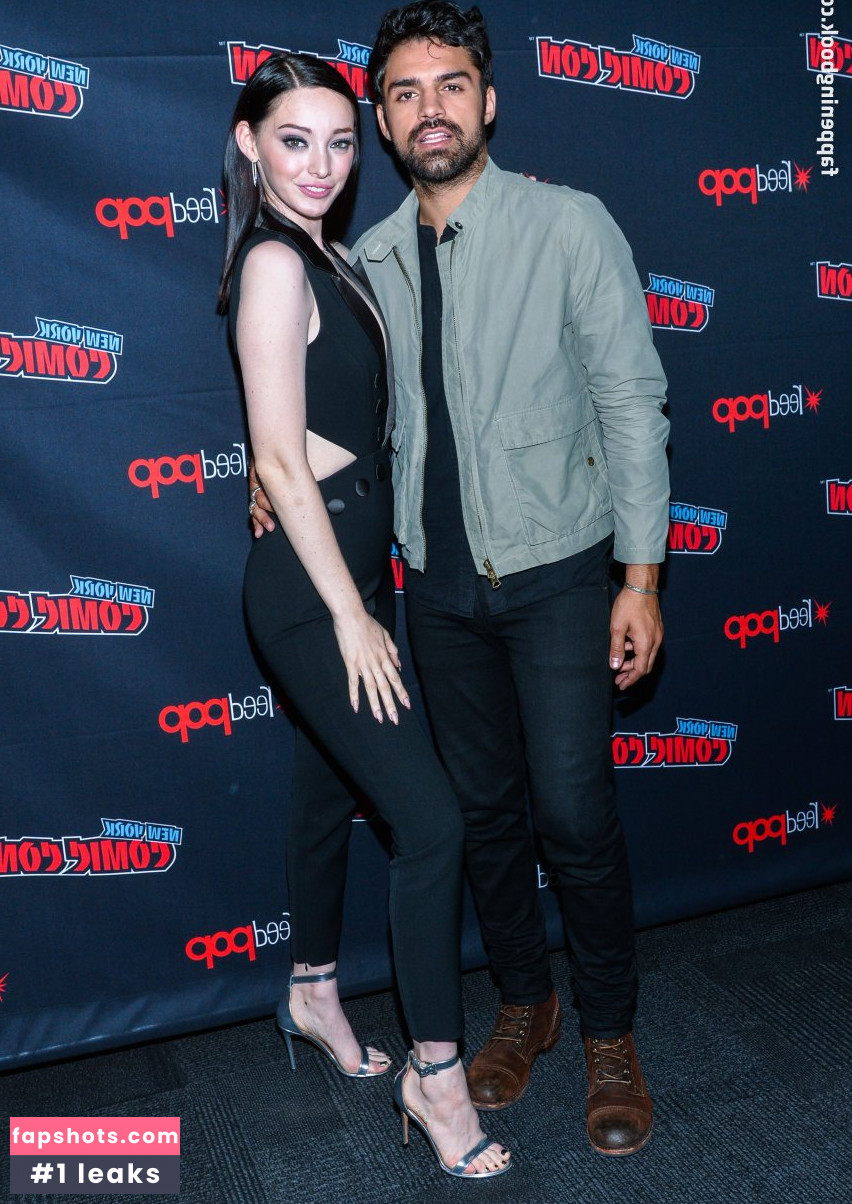 Emma Dumont Filtración Desnuda OnlyFans Foto #80 - Fapshots