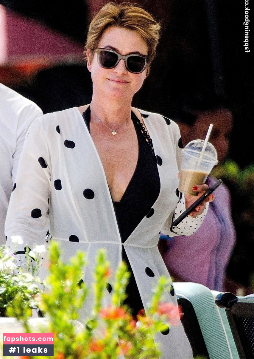 Emma Forbes gallery photo #57