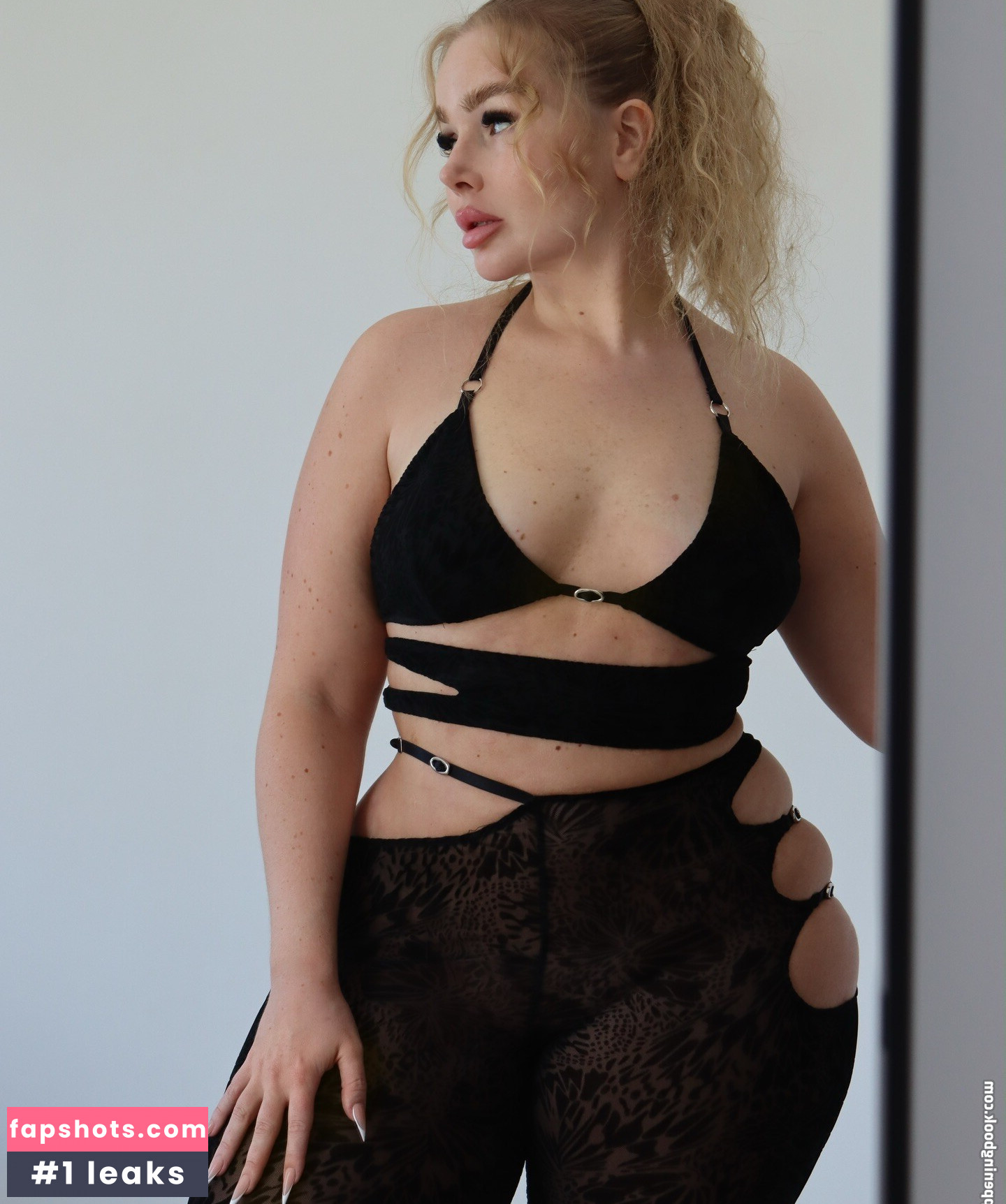 Emma Haggstrom gallery photo #22