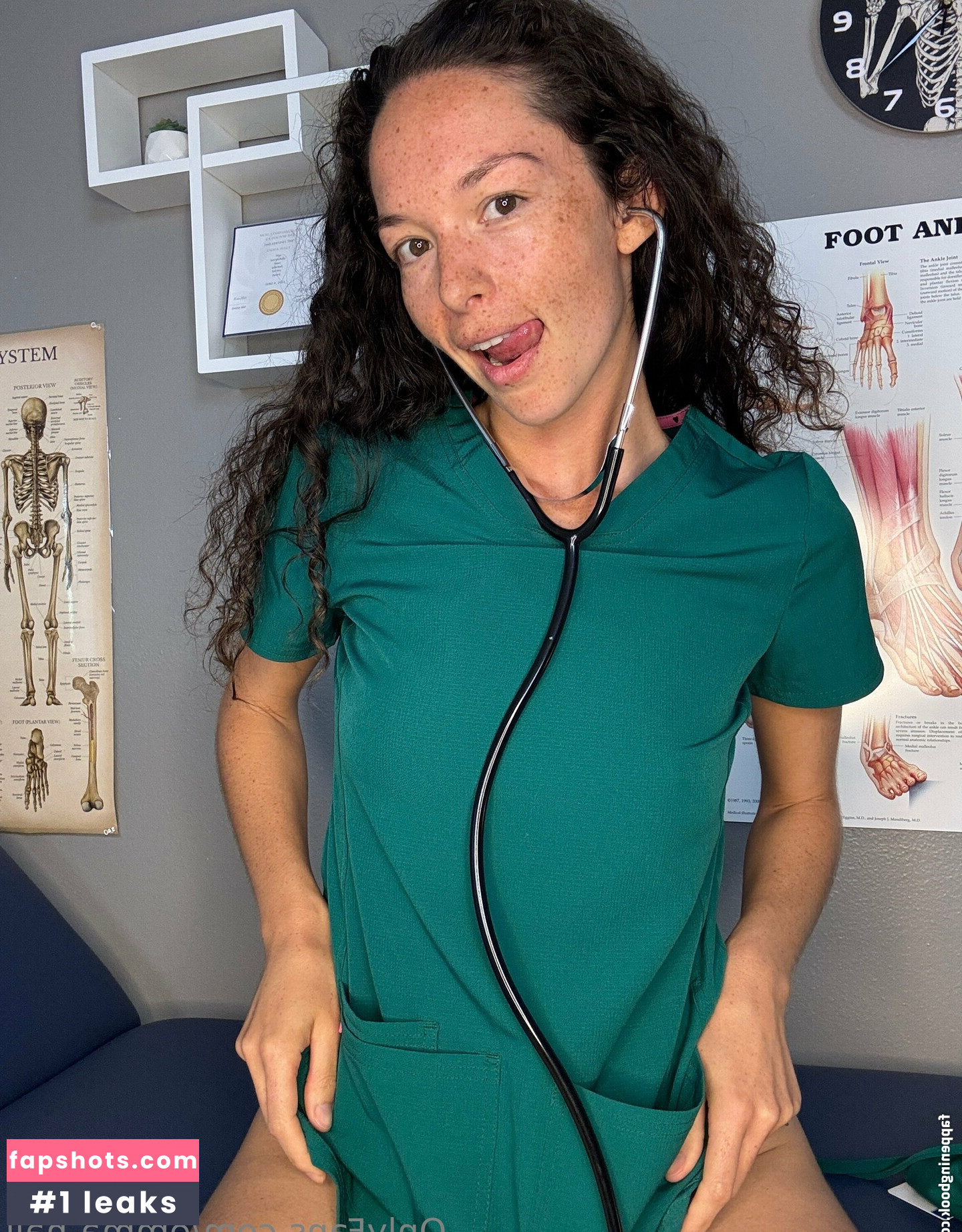 emma-hall gallery photo #25