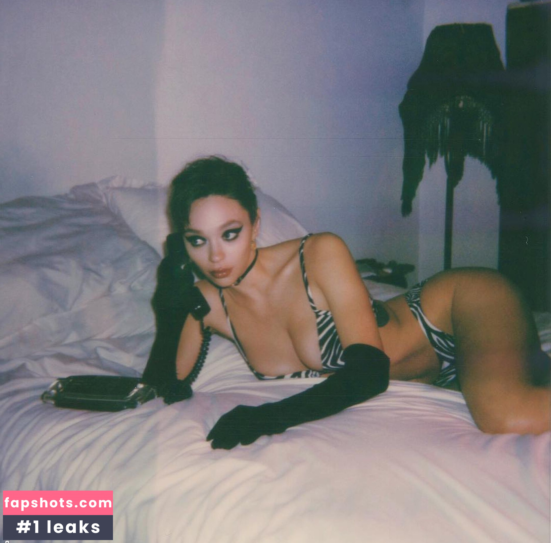 Emma Holley gallery photo #40