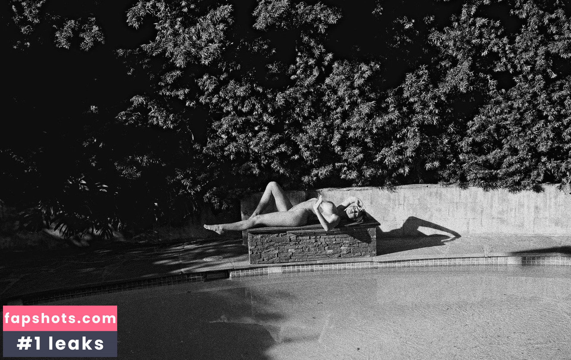 Emma Holley gallery photo #57