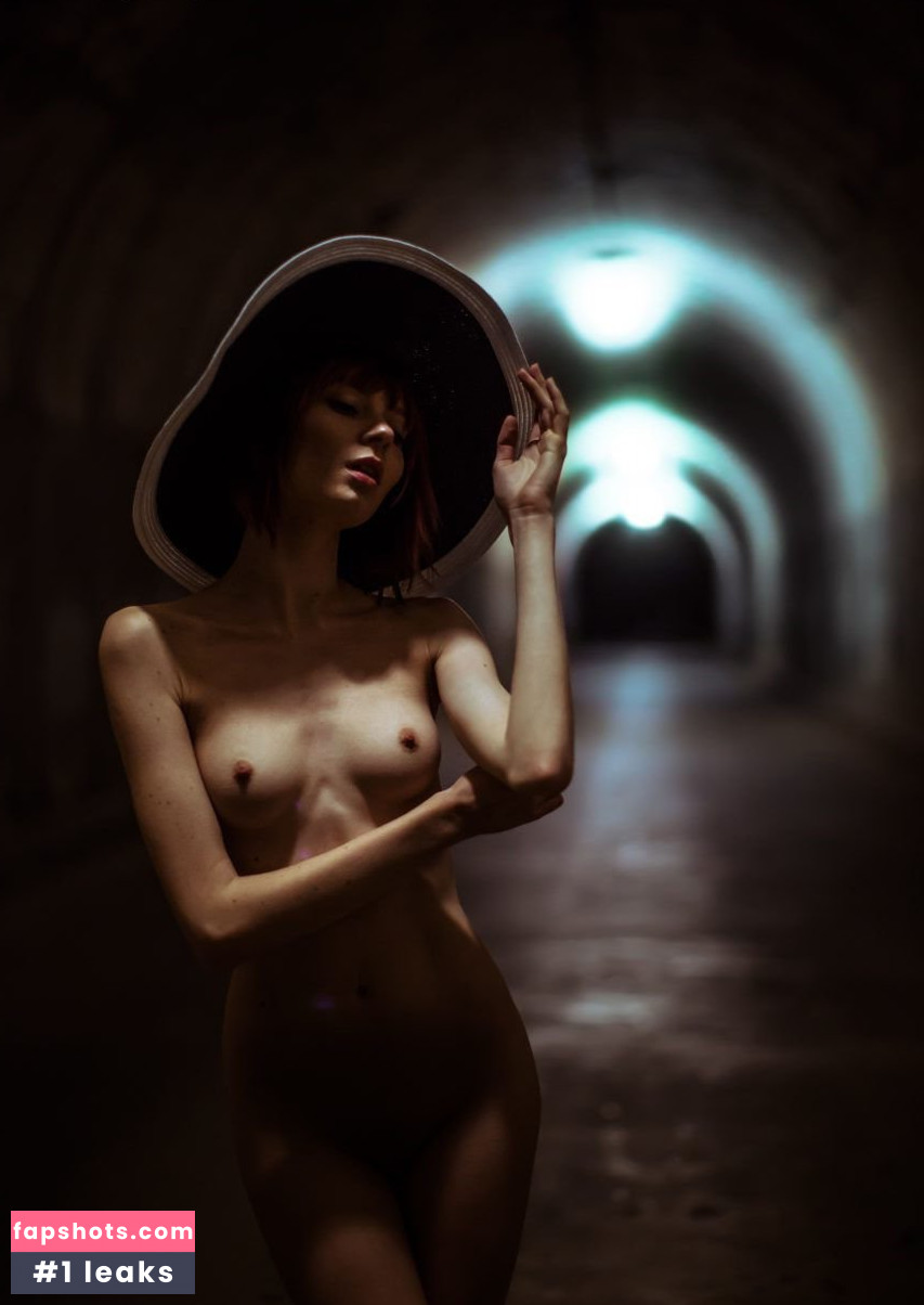 Emma Holley gallery photo #60