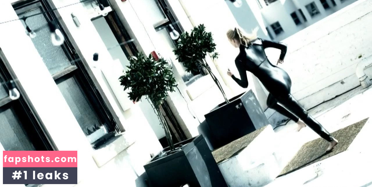 Emma Ishta gallery photo #13