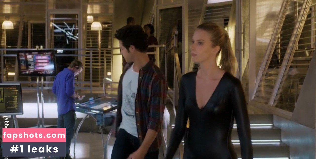 Emma Ishta gallery photo #16