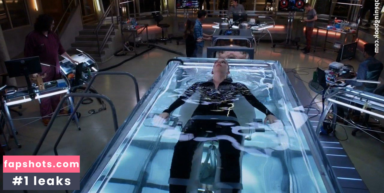 Emma Ishta gallery photo #17