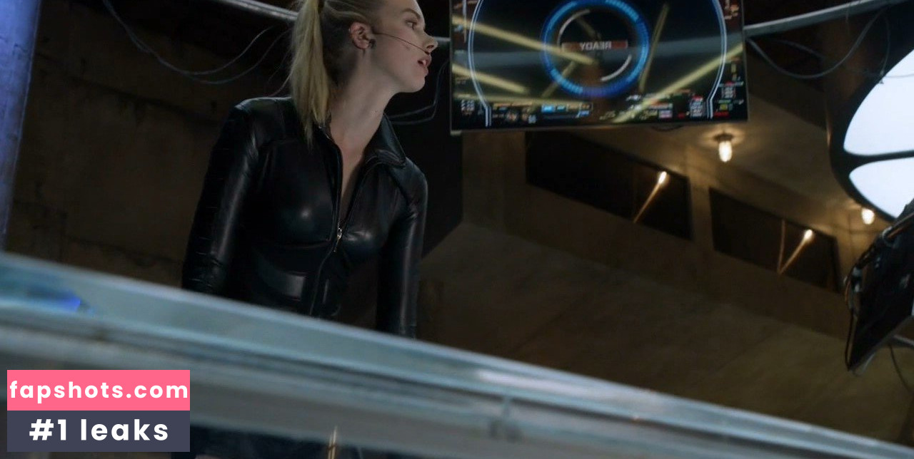 Emma Ishta gallery photo #5