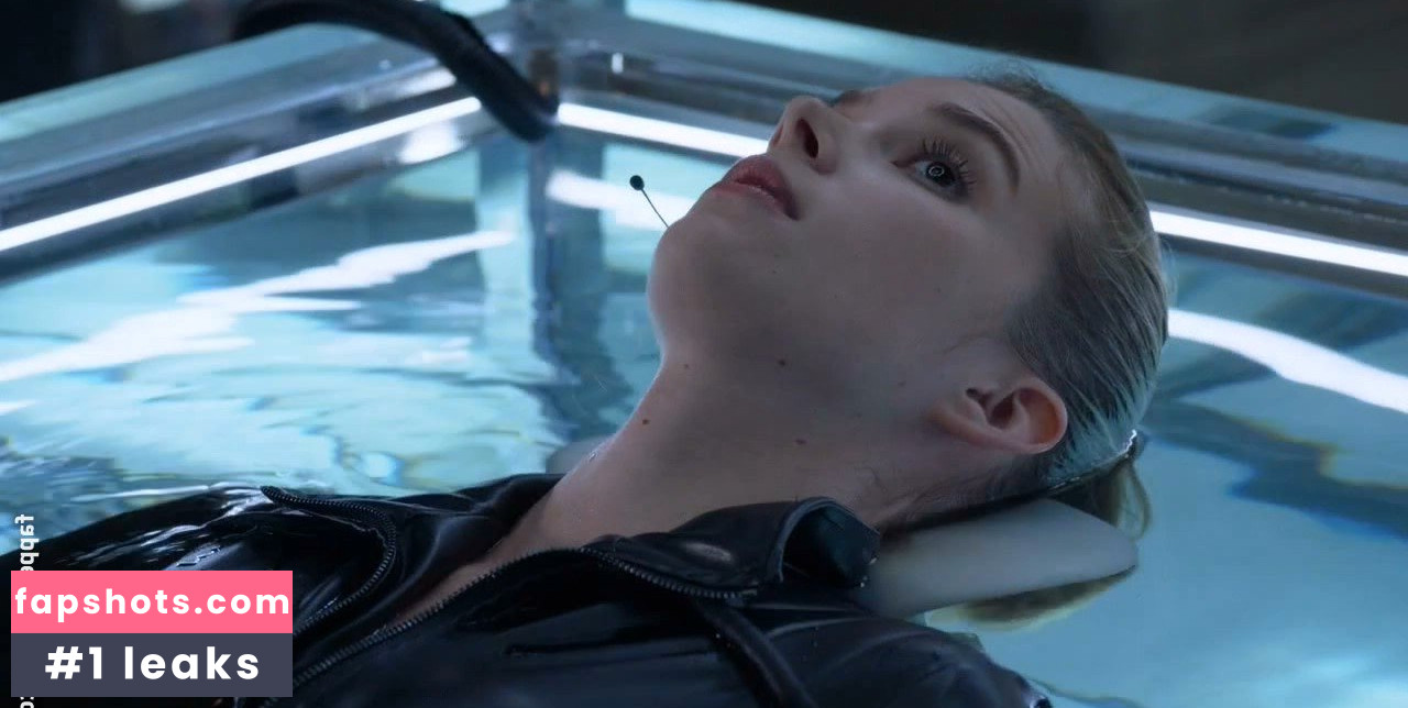 Emma Ishta gallery photo #9