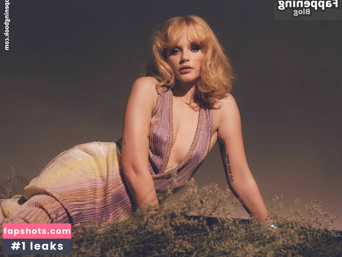 emma laird gallery photo #8