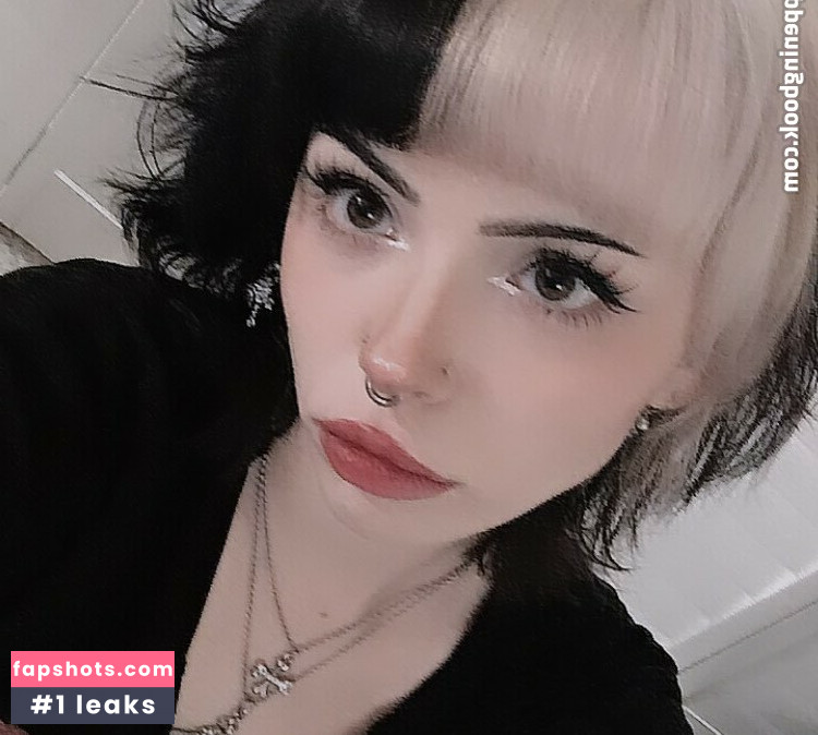 Emma Langevin gallery photo #26