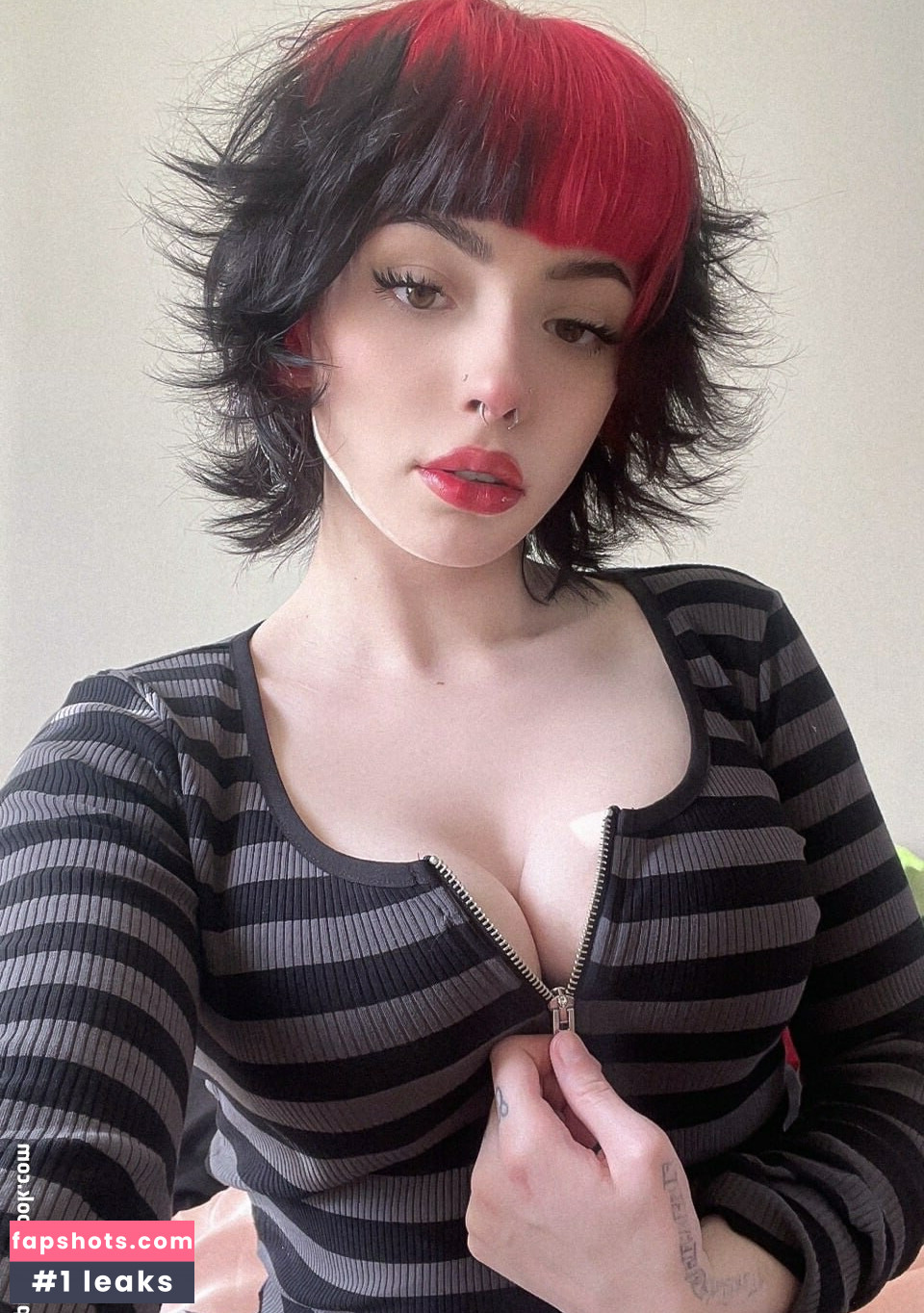 Emma Langevin gallery photo #286