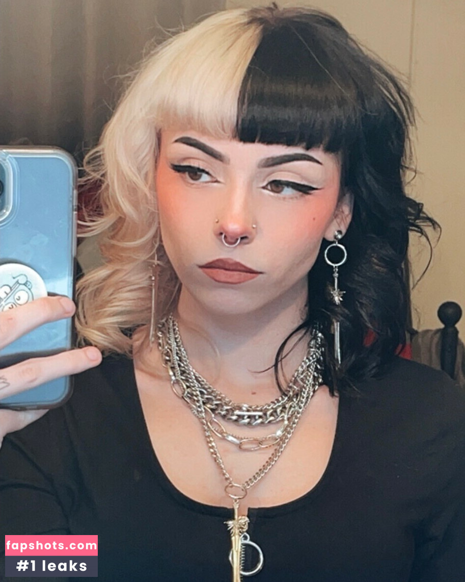 Emma Langevin gallery photo #323