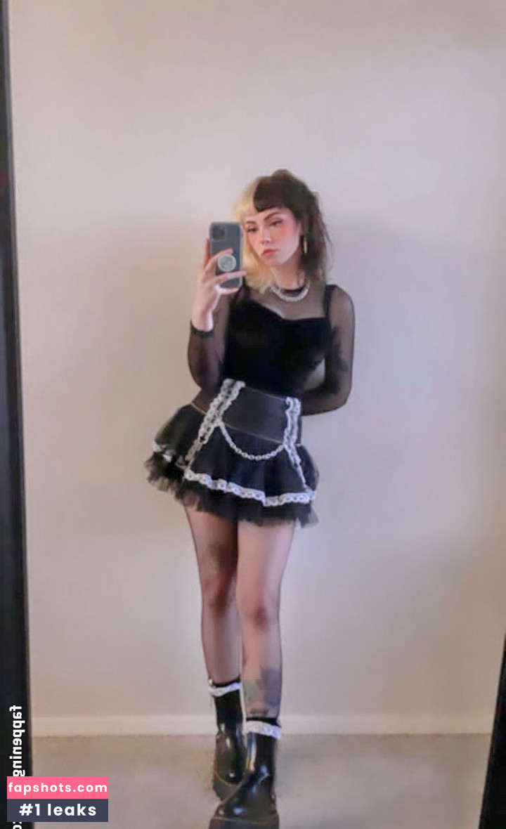 Emma Langevin gallery photo #327