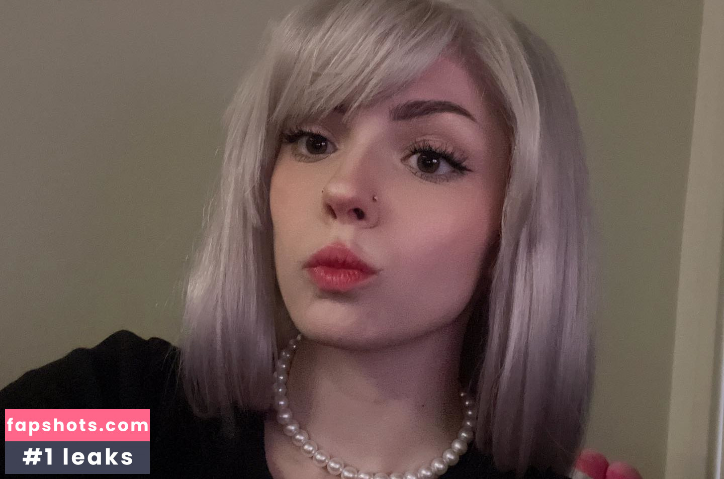 Emma Langevin gallery photo #337