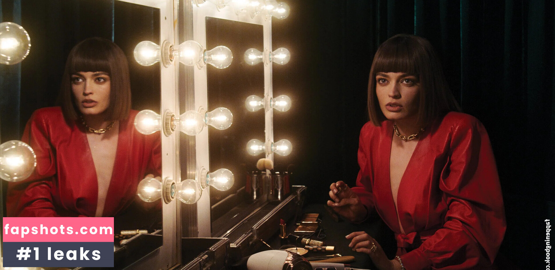 Emma Mackey gallery photo #13