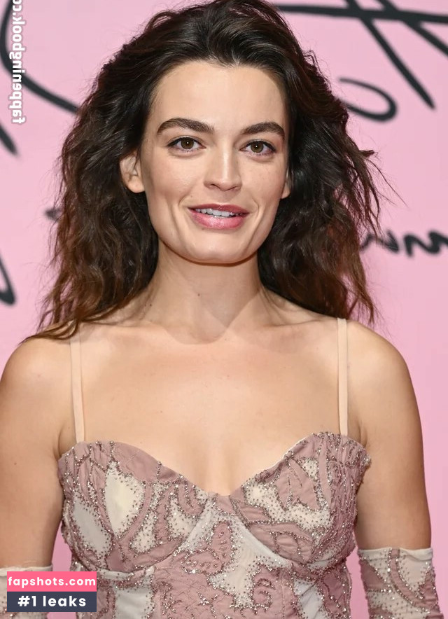 Emma Mackey gallery photo #29