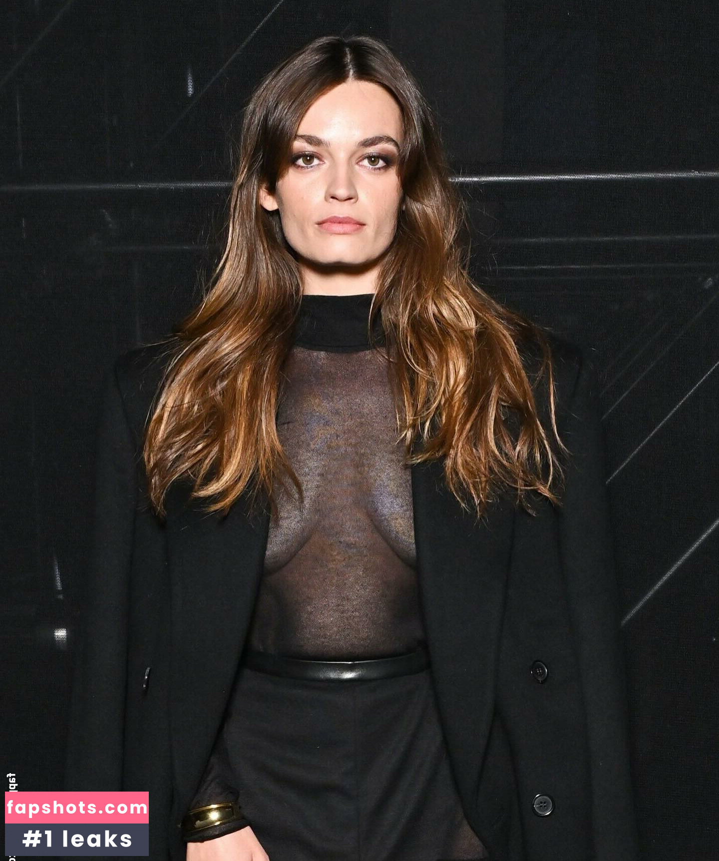 Emma Mackey gallery photo #38