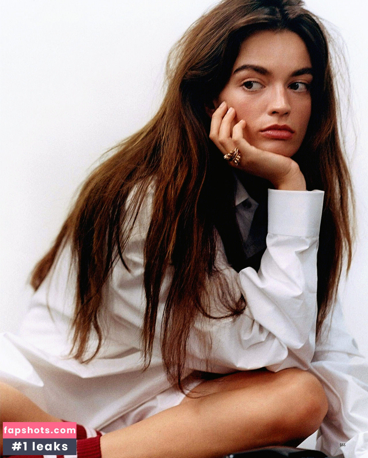 Emma Mackey gallery photo #49