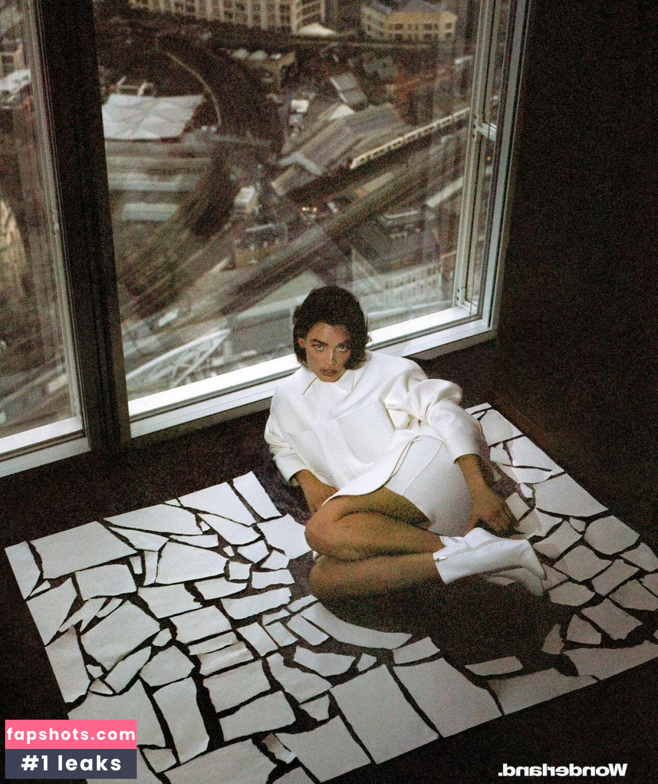 Emma Mackey gallery photo #66