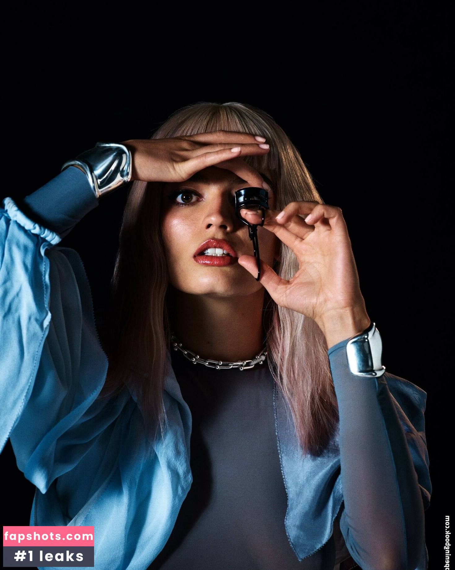 Emma Mackey gallery photo #70