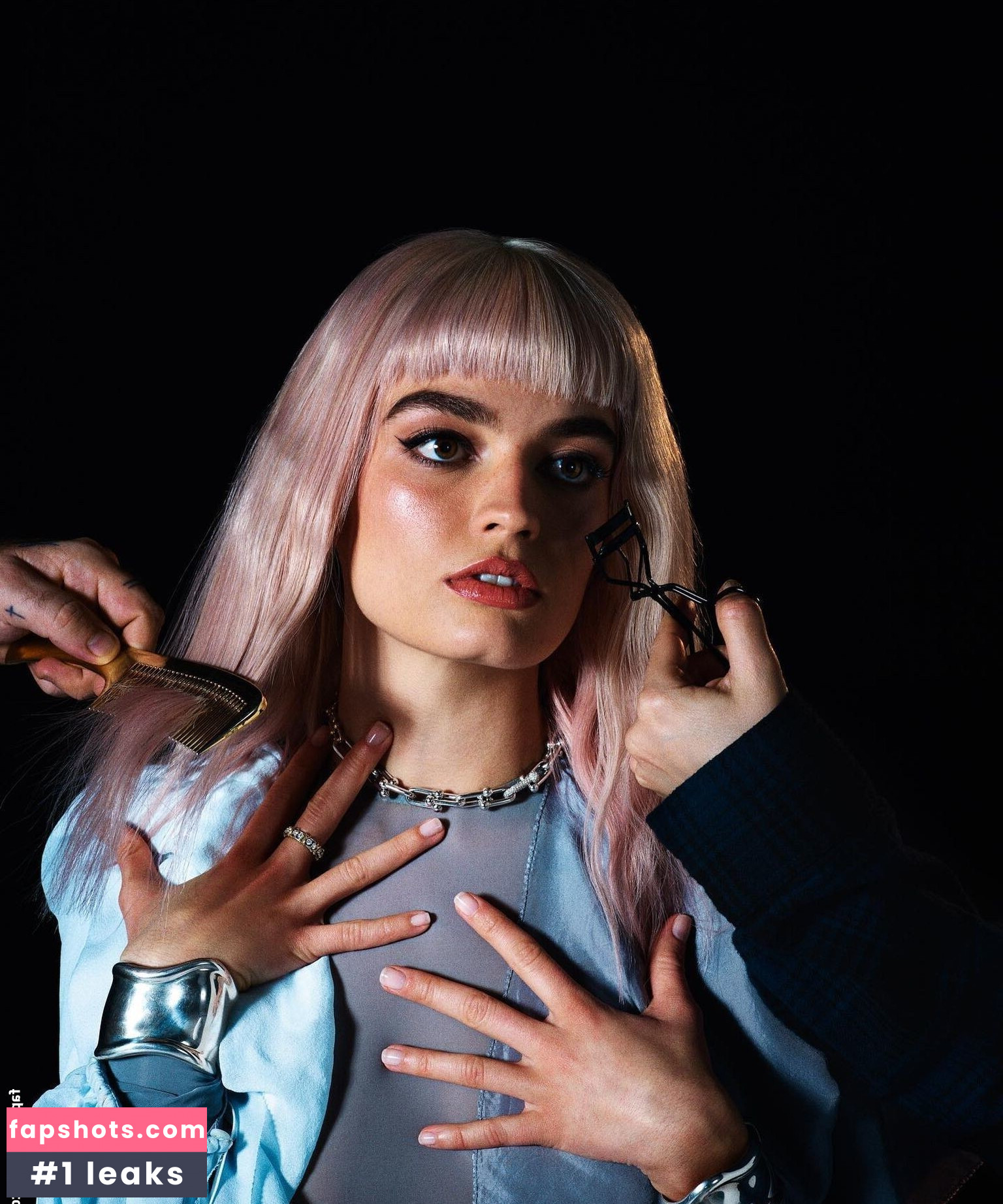 Emma Mackey gallery photo #72