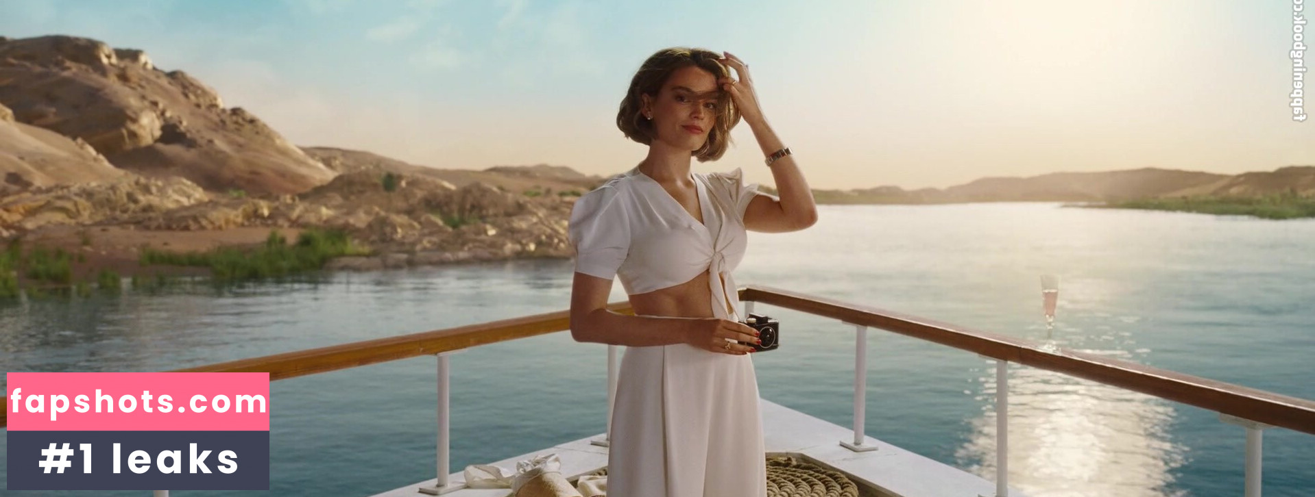 Emma Mackey gallery photo #75