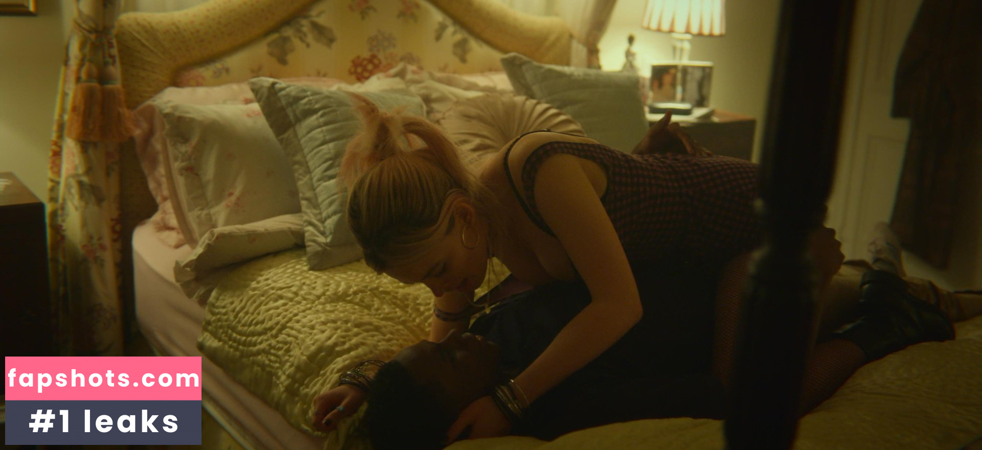 Emma Mackey gallery photo #89