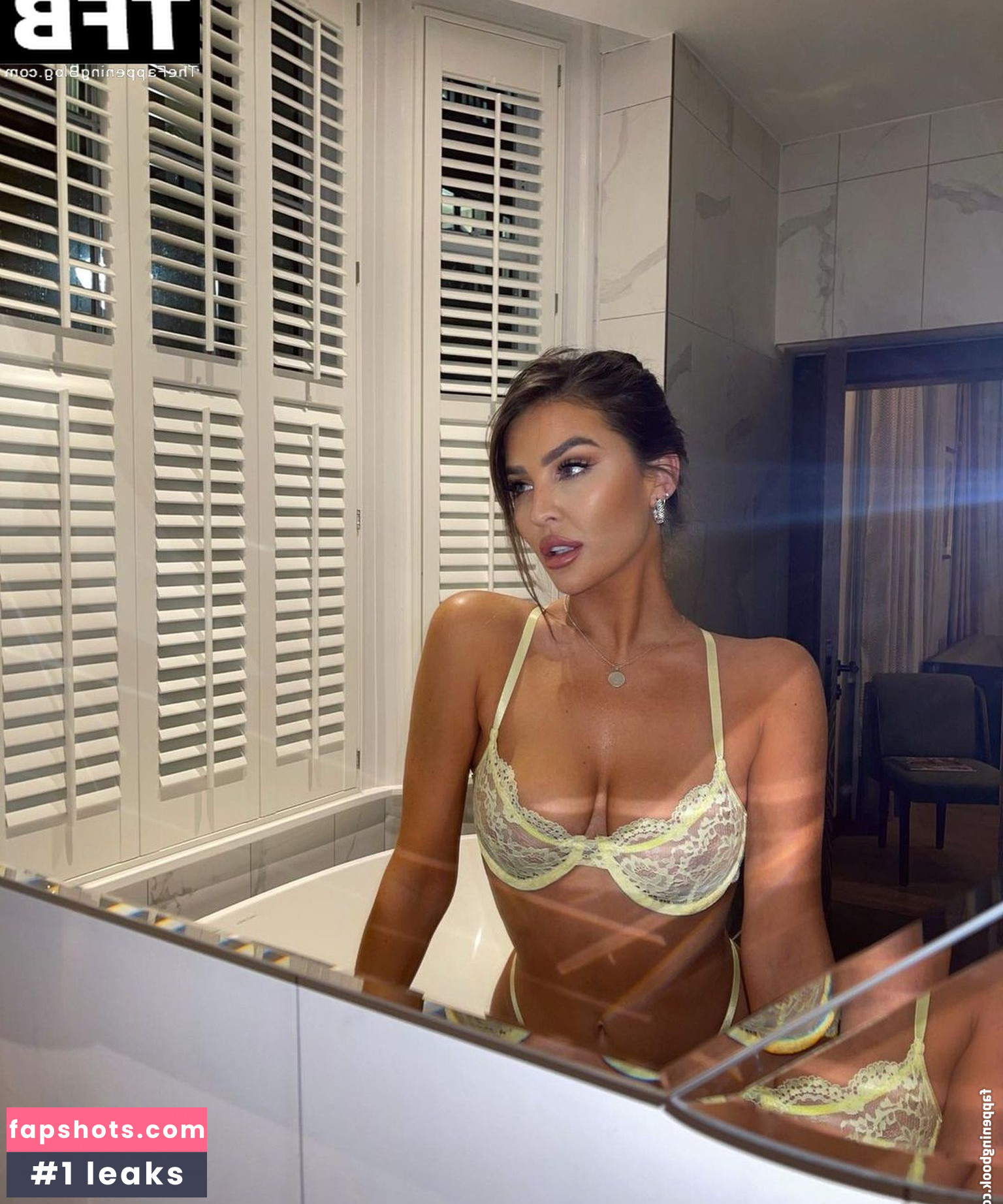 Emma Milton gallery photo #19