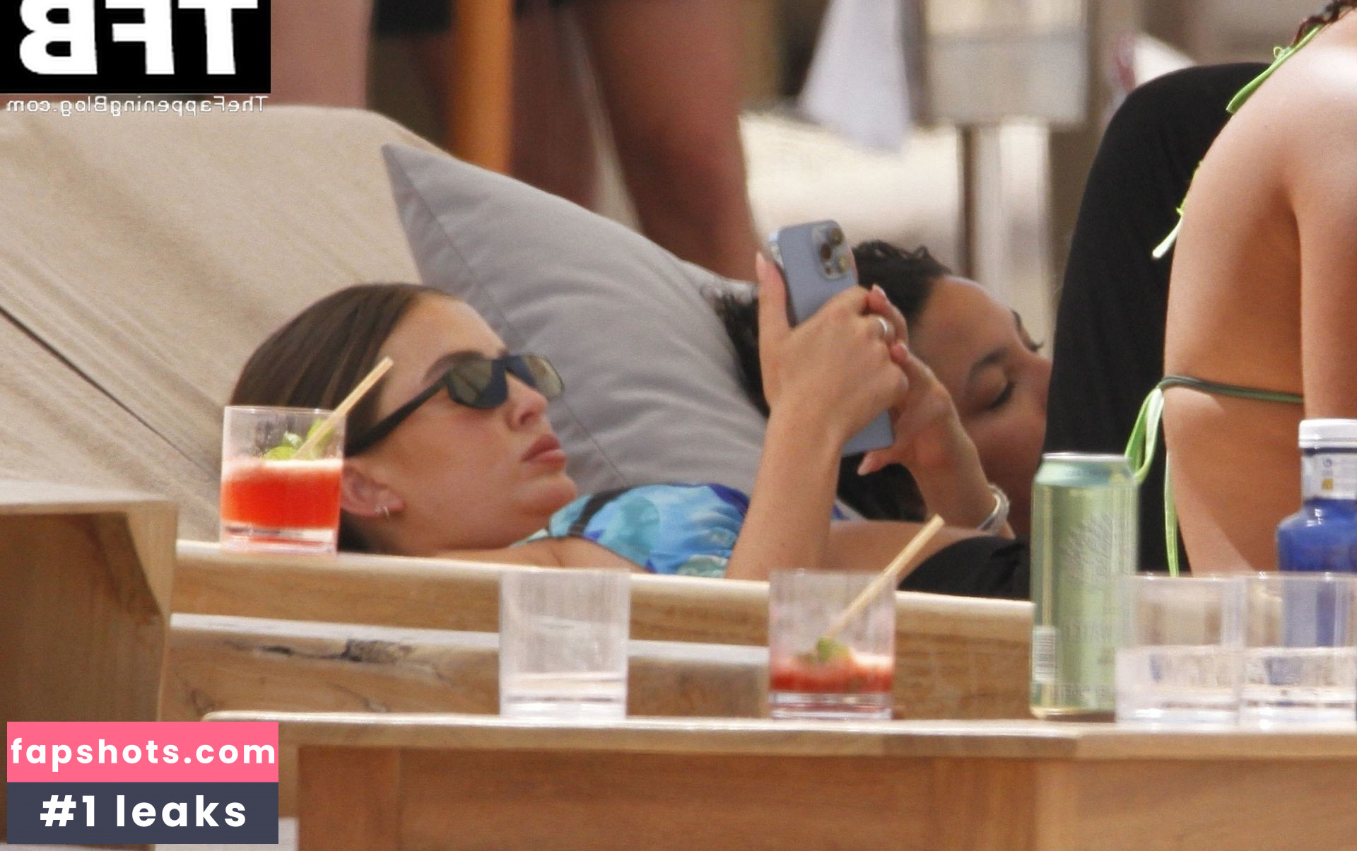 Emma Milton gallery photo #32