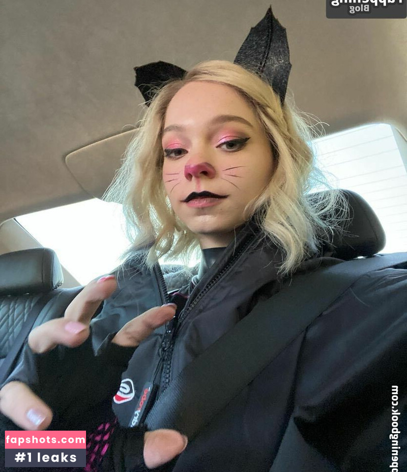 Emma Myers gallery photo #159