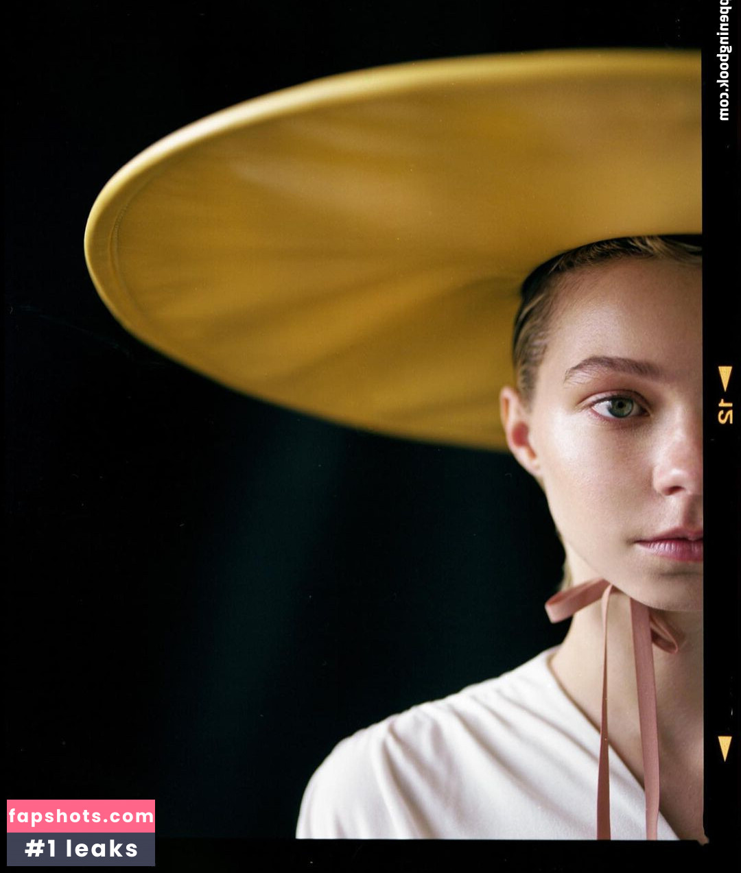 Emma Myers gallery photo #213