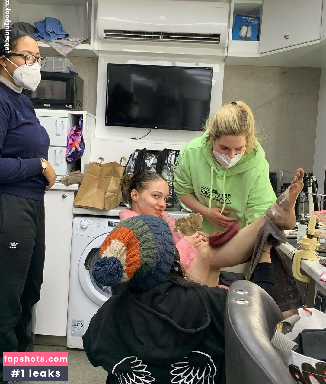 Emma Myers gallery photo #270