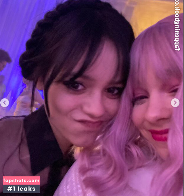 Emma Myers gallery photo #276