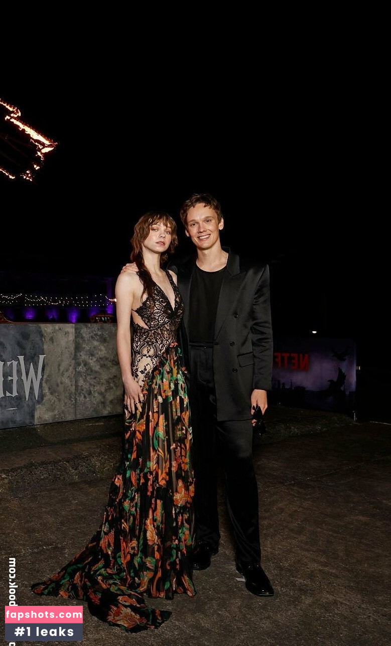 Emma Myers gallery photo #37